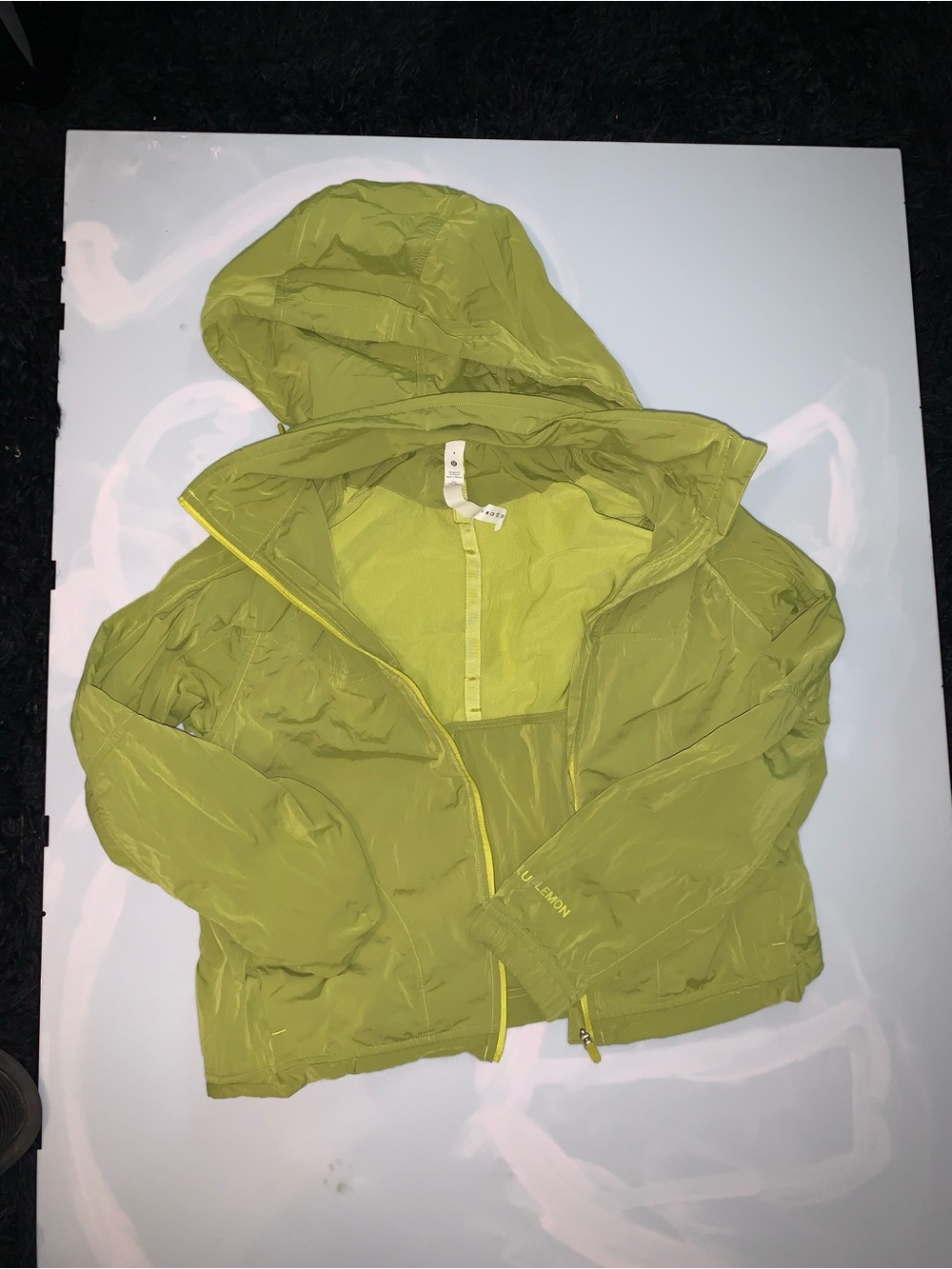Women’s lululemon green windbreaker jacket